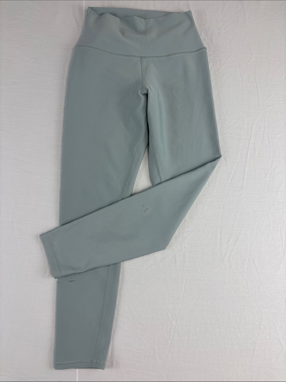 Alo 7/8 High-Waist Airbrush Leggings in Lunar Grey size Small